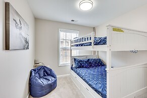 Townhome w/ Outdoor Pool & White Lake Access!