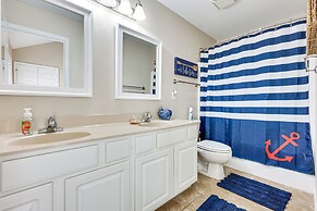 Townhome w/ Outdoor Pool & White Lake Access!