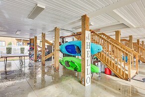 Townhome w/ Outdoor Pool & White Lake Access!