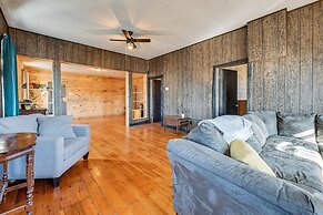 Lyndon Station Retreat ~ 9 Mi to Wisconsin Dells!