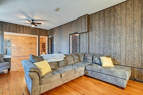 Lyndon Station Retreat ~ 9 Mi to Wisconsin Dells!