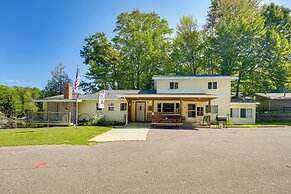 Lakefront Suring Home w/ Pool Table + Views!