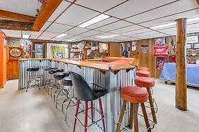 Lakefront Suring Home w/ Pool Table + Views!