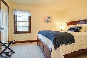 4 Mi to the Amish Village: Spacious Home w/ Deck!