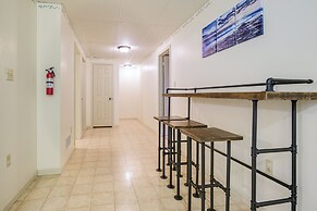 4 Mi to the Amish Village: Spacious Home w/ Deck!