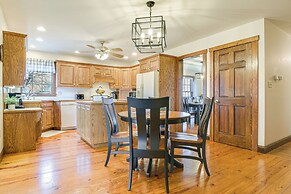 4 Mi to the Amish Village: Spacious Home w/ Deck!