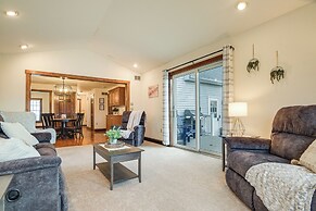 4 Mi to the Amish Village: Spacious Home w/ Deck!