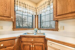 4 Mi to the Amish Village: Spacious Home w/ Deck!
