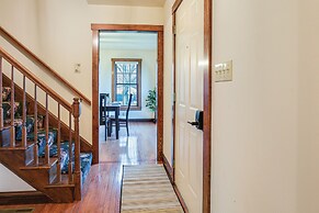 4 Mi to the Amish Village: Spacious Home w/ Deck!