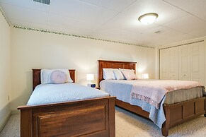 4 Mi to the Amish Village: Spacious Home w/ Deck!