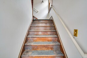 Cozy Minneapolis Apartment, 1 Mi to Downtown!