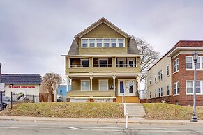 Cozy Minneapolis Apartment, 1 Mi to Downtown!