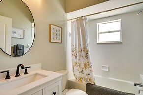 8 Mi to Beach: Cape Coral Home w/ Lanai + Pool