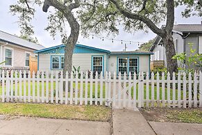 Galveston Group Getaway w/ Private Yard + Fire Pit