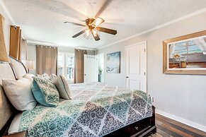 Galveston Group Getaway w/ Private Yard + Fire Pit