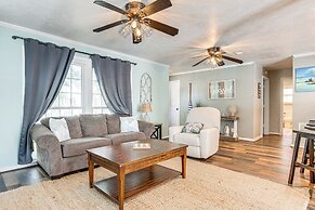 Galveston Group Getaway w/ Private Yard + Fire Pit