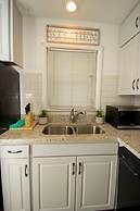 Midtown Serenity 3 Bedroom Home by RedAwning