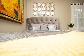 Midtown Serenity 3 Bedroom Home by RedAwning