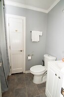 Midtown Serenity 3 Bedroom Home by RedAwning