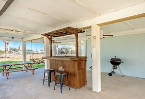 1 Hibiscus Haus 3 Bedroom Home by RedAwning