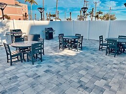 Beach Villas # 304 - Bogo24 2 Bedroom Condo by RedAwning