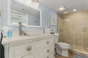 Beach Villas # 304 - Bogo24 2 Bedroom Condo by RedAwning