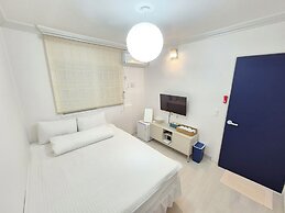 BLAU mini hotel