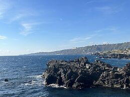 Stanza ad ore Acireale