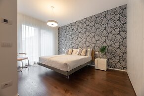 Central 2br Apartment Private Parking Long Term Welcome