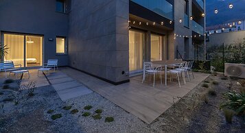 Central 2br Apartment Private Parking Long Term Welcome