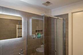 Central 2br Apartment Private Parking Long Term Welcome