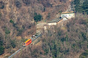 Central 2br Apartment Private Parking Long Term Welcome