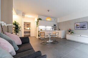 Central 2br Apartment Private Parking Long Term Welcome