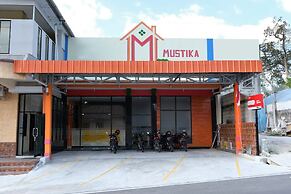 OYO Life 1149 Hotel Mustika