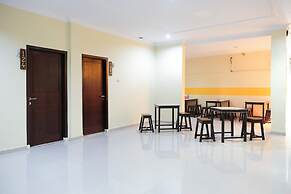 OYO Life 1149 Hotel Mustika