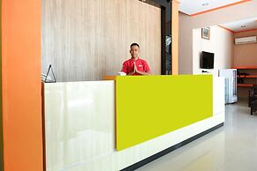 OYO Life 1149 Hotel Mustika