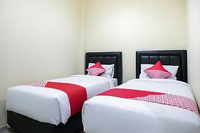 OYO Life 1149 Hotel Mustika