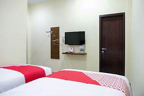 OYO Life 1149 Hotel Mustika