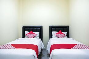 OYO Life 1149 Hotel Mustika