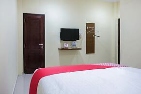 OYO Life 1149 Hotel Mustika