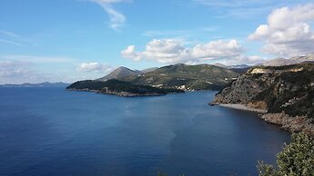 Maar Deluxe Ideal Next To Dubrovnik