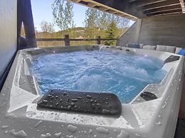 Ski Bunny Hideaway! Park City Escape! 3 Bedroom Townhouse by RedAwning