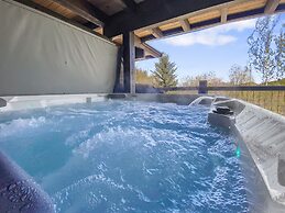 Ski Bunny Hideaway! Park City Escape! 3 Bedroom Townhouse by RedAwning