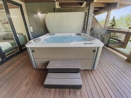 Ski Bunny Hideaway! Park City Escape! 3 Bedroom Townhouse by RedAwning