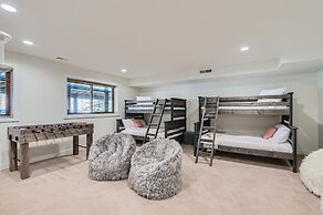 Ski Bunny Hideaway! Park City Escape! 3 Bedroom Townhouse by RedAwning