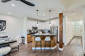 Ski Bunny Hideaway! Park City Escape! 3 Bedroom Townhouse by RedAwning