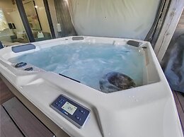 Ski Bunny Hideaway! Park City Escape! 3 Bedroom Townhouse by RedAwning