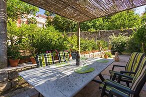 Dvori With Garden, Free Parking Next To Sea