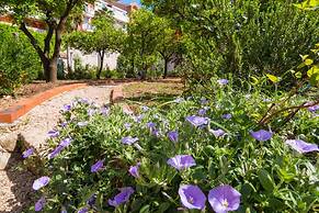 Dvori With Garden, Free Parking Next To Sea