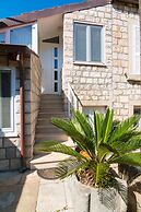 Dvori With Garden, Free Parking Next To Sea